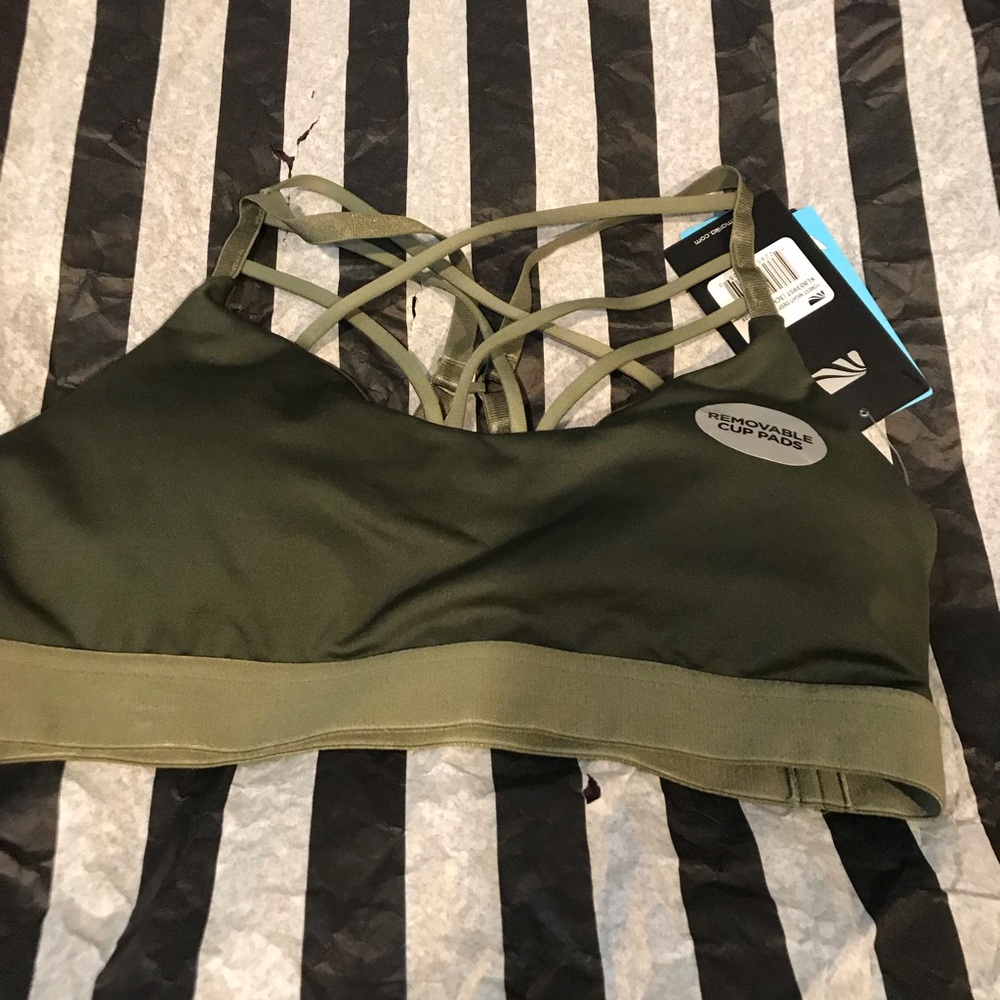 Marika sports bra